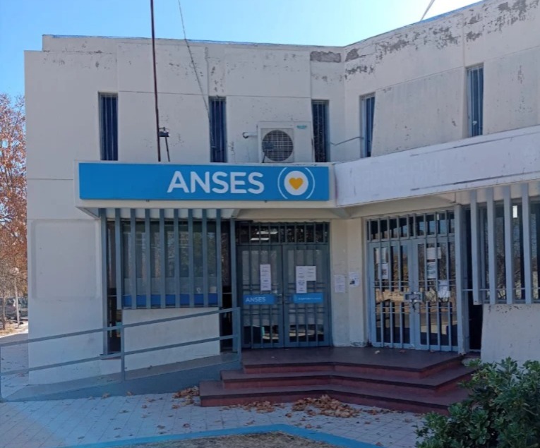 VILLA ATUEL: ANSES Y EL REGISTRO CIVIL OCUPAN PROPIEDADES MUNICIPALES, PERO NO PAGAN EL ALQUILER NI LOS SERVICIOS imagen de whatsapp 2025 10 30 a las 17.10.16 53b6ea64