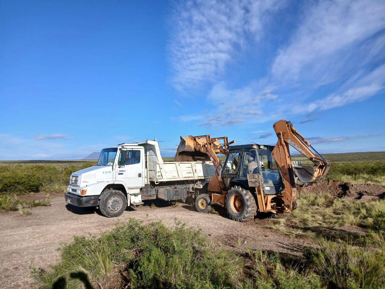 LOS EQUIPOS MUNICIPALES SIGUEN ABRIENDO CAMINOS EN LA ZONA DEL SECANO