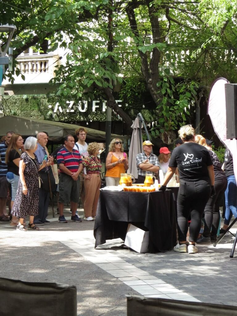 TURISMO DE CERCANÍA: SAN RAFAEL SE PROMOCIONA ESTE FIN DE SEMANA EN LA CIUDAD DE MENDOZA imagen de whatsapp 2025 12 18 a las 11.22.10 cd1032ec