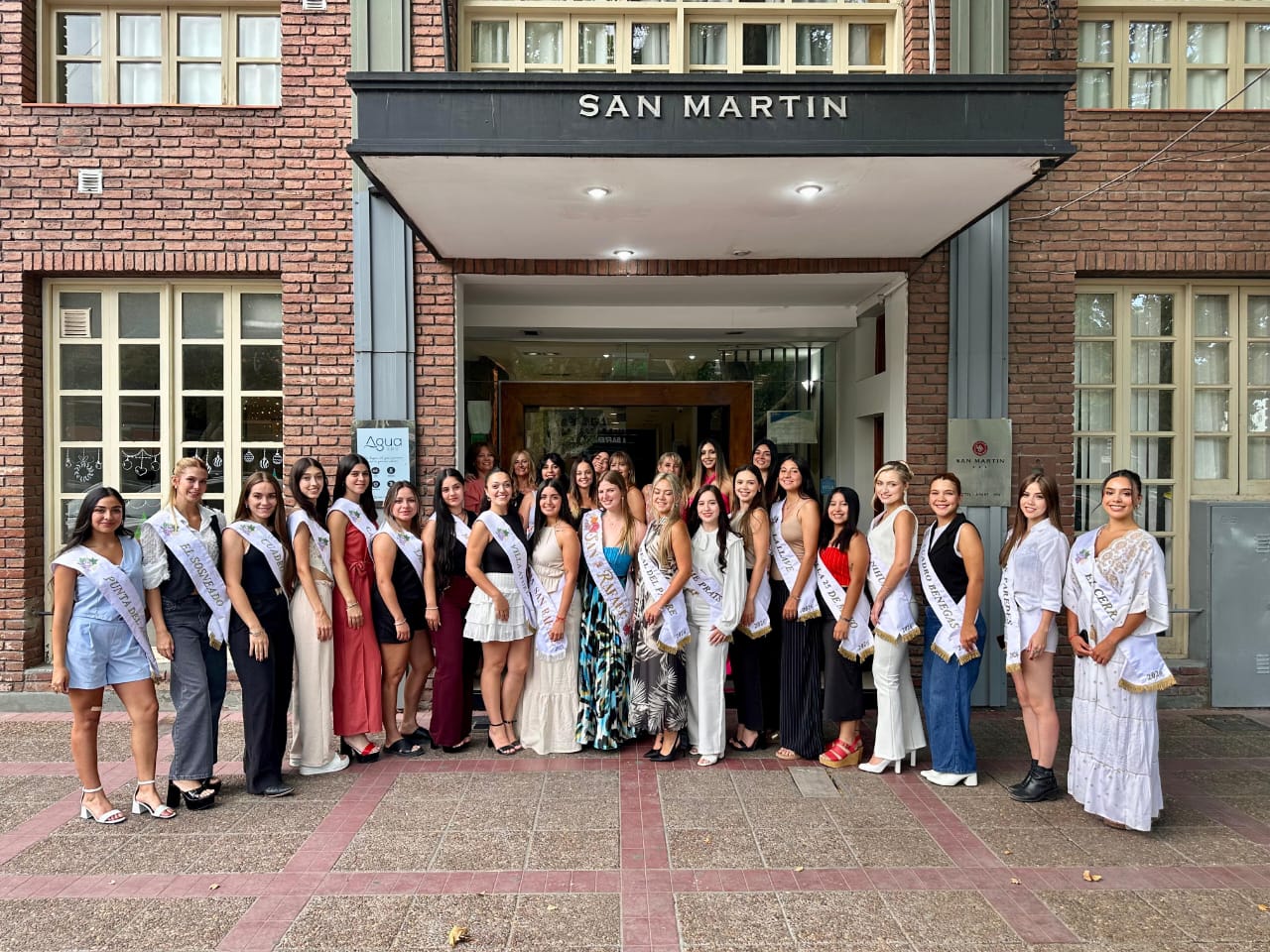 REPRESENTANTES VENDIMIALES TUVIERON UN ENCUENTRO CON REINAS “MANDATO CUMPLIDO” DE SAN RAFAEL