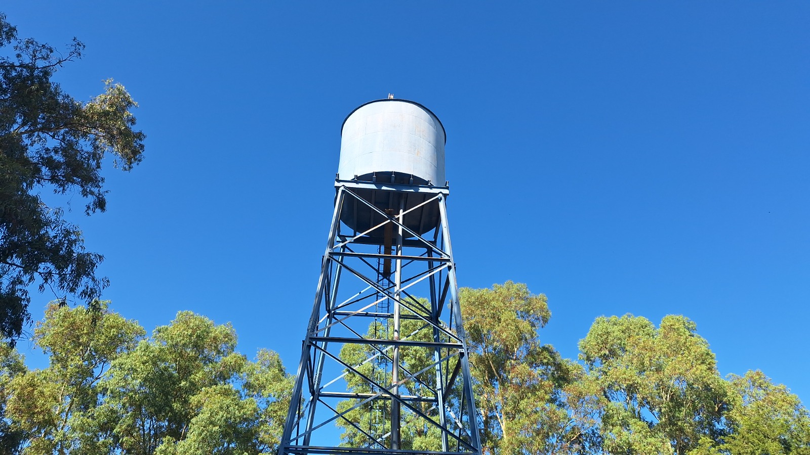 PALERMO CHICO: SE NORMALIZÓ LA UNIÓN VECINAL Y EL MUNICIPIO COLABORA EN LA MEJORA DE LA PLANTA DE AGUA POTABLE