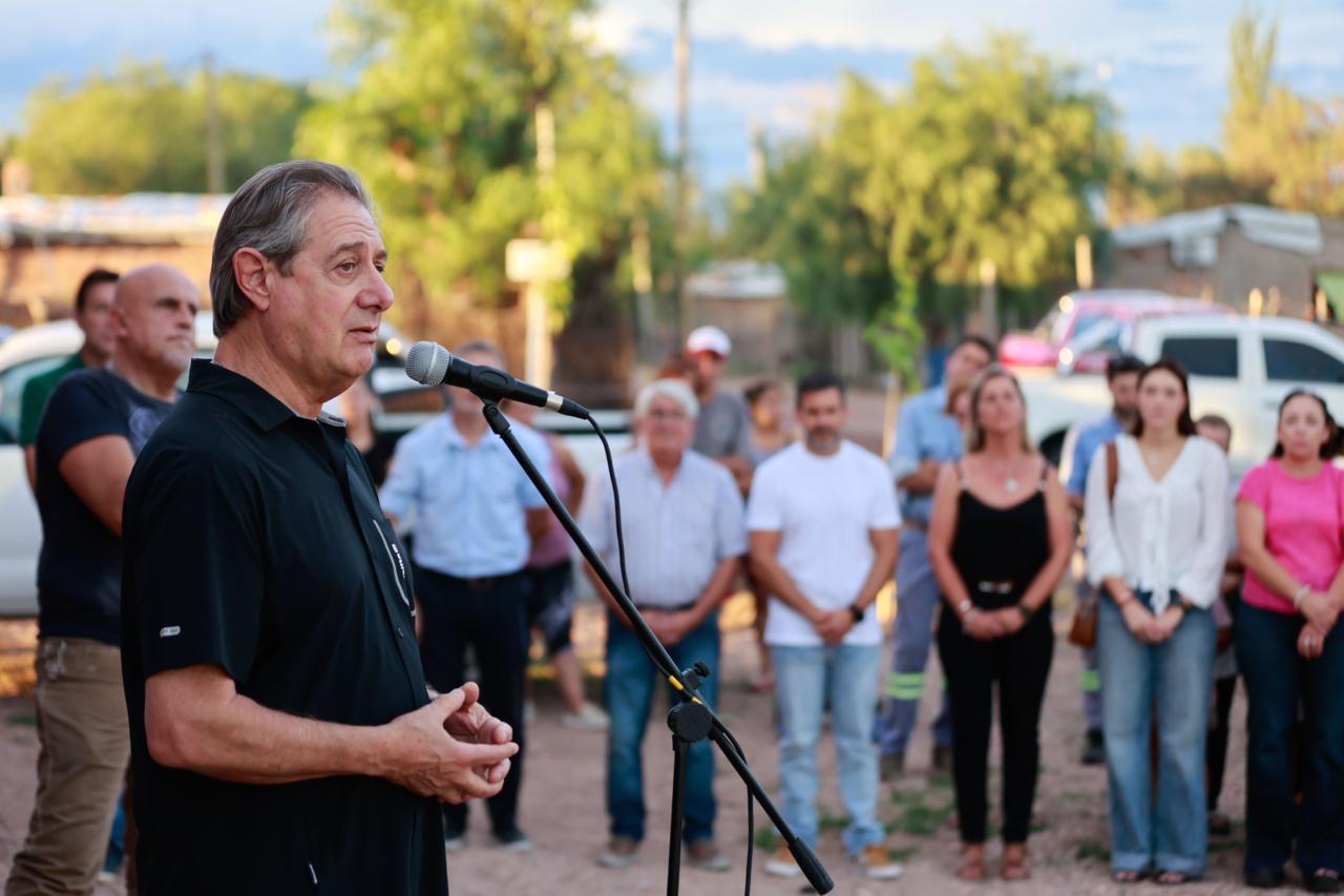 EL INTENDENTE OMAR FÉLIX DESTACÓ EL TRABAJO JUNTO A LOS VECINOS PARA EL DESARROLLO DEL BARRIO LA CAROLINA