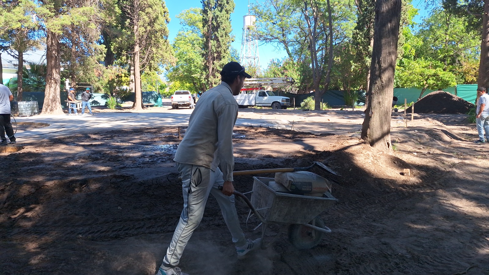 EL MUNICIPIO SIGUE EN MARCHA CON LAS OBRAS DE LA PLAZA DE ATUEL NORTE