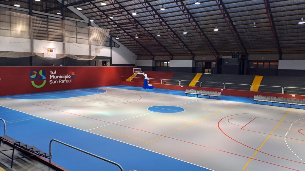 POLI 2: RENOVACIÓN DEL CAMPO DE JUEGO INTERNO, MEJORAS EN LA ILUMINACIÓN Y SE VIENE EL VELÓDROMO whatsapp image 2026 03 20 at 08.03.54