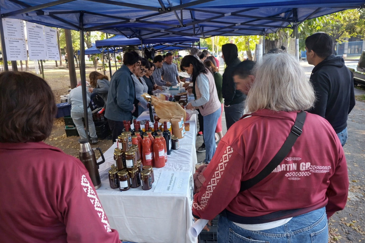 LA ESCUELA MARTÍN GÜEMES Y UNA EXITOSA VENTA DE SUS PRODUCTOS JUNTO A LA FERIA FRANCA