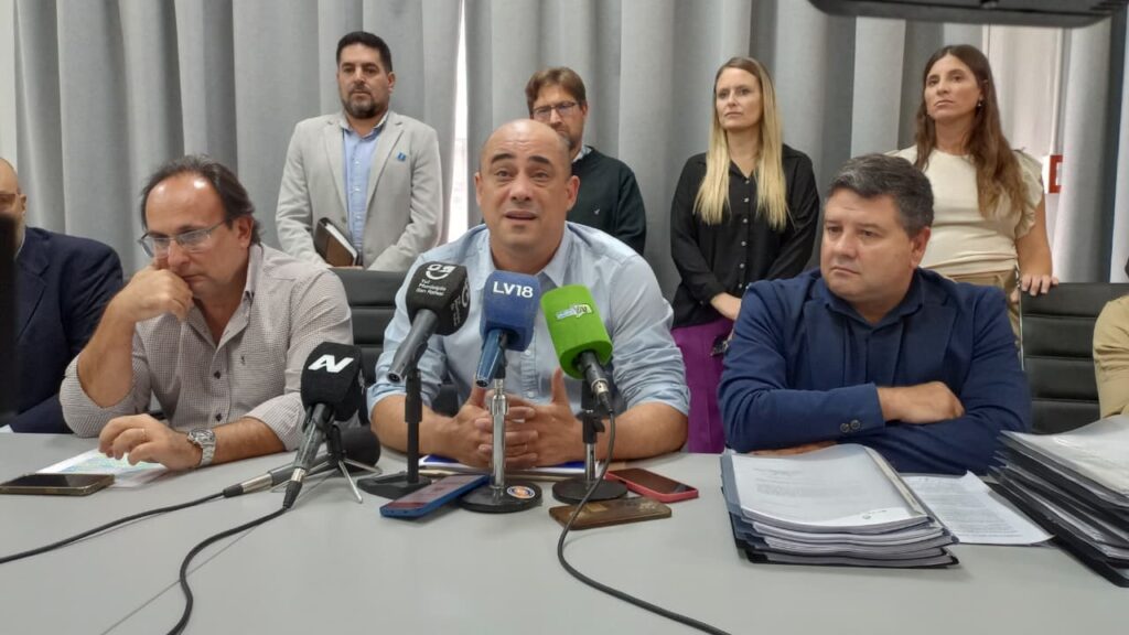SEBASTIÁN SÁENZ: “EL GOBERNADOR ALFREDO CORNEJO VINO A SAN RAFAEL A INSTALAR COSAS QUE NO SON VERDAD” whatsapp image 2026 04 01 at 13.39.01