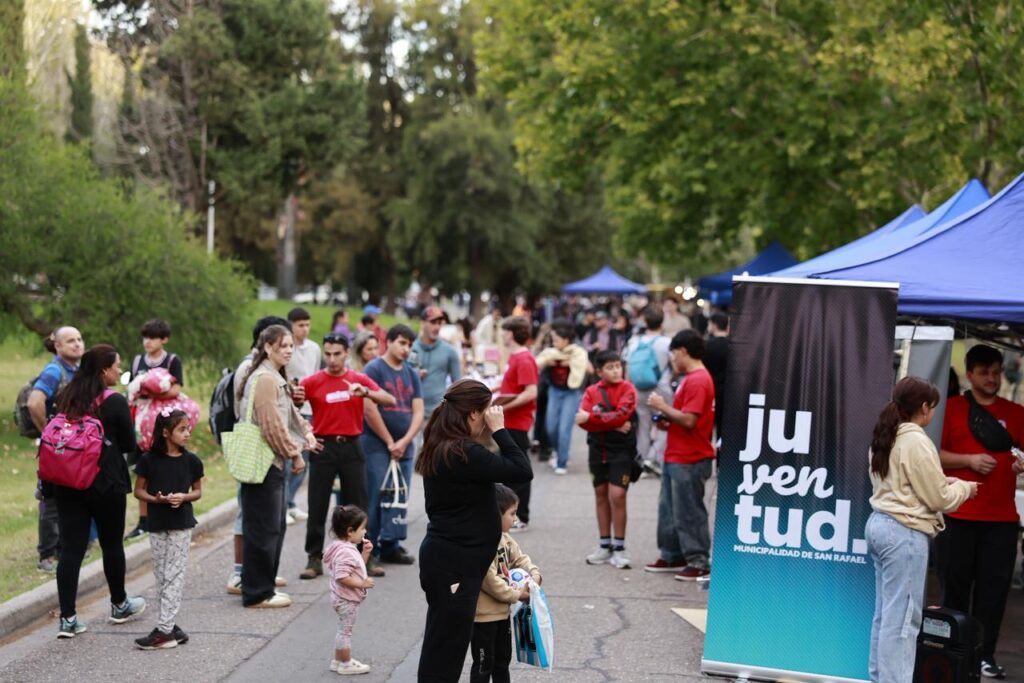 FERIA JUVENTUD DE PASCUAS: BÚSQUEDA DEL TESORO, ESTACIONES DE DIBUJO, EMPRENDEDORES Y MÁS whatsapp image 2026 04 03 at 17.40.52