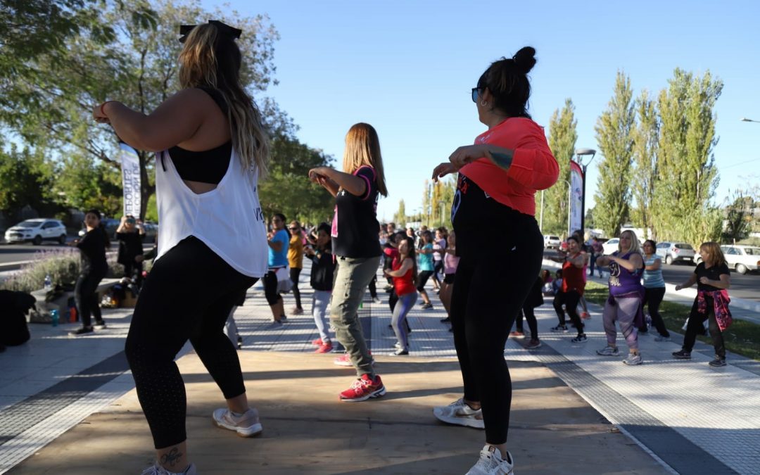 CLASES DE ZUMBA: EL MUNICIPIO INVITA TODOS LOS SÁBADOS EN EL POLI 1