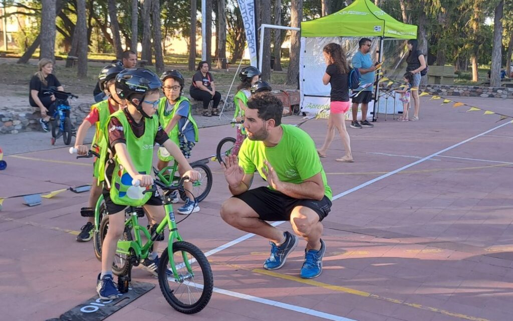 SÁBADO A PURO DEPORTE EN EL POLI 1: ZUMBA, RECREO Y BICIESCUELAS whatsapp image 2026 04 16 at 12.14.49