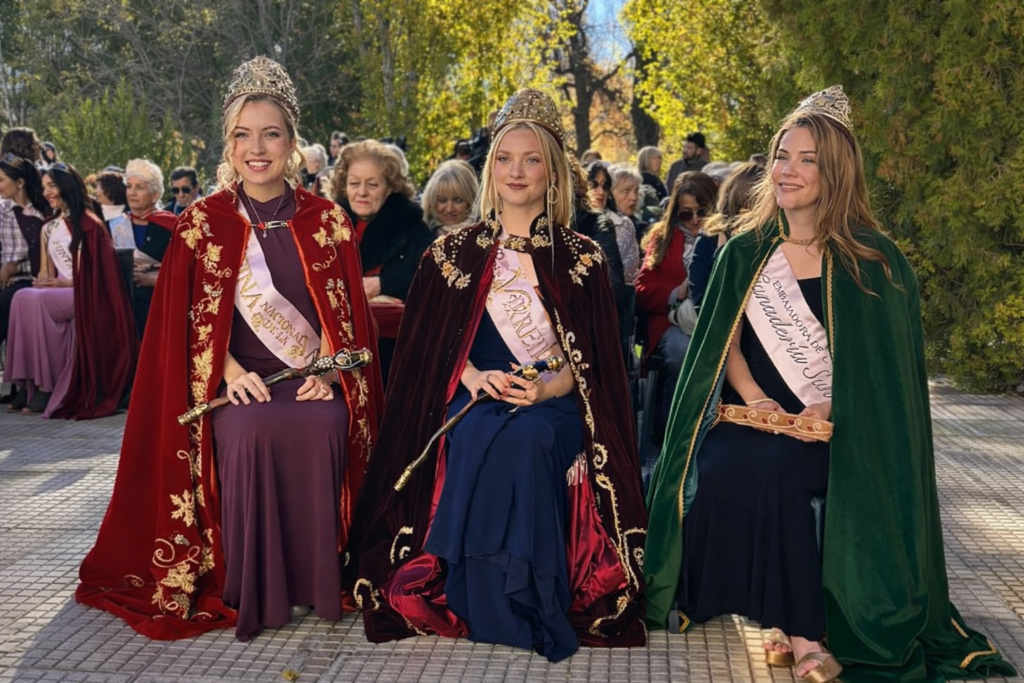 90 AÑOS DE VENDIMIA: RECONOCIMIENTO A REINAS Y VIRREINAS NACIONALES MANDATO CUMPLIDO copilot 20260526 174354