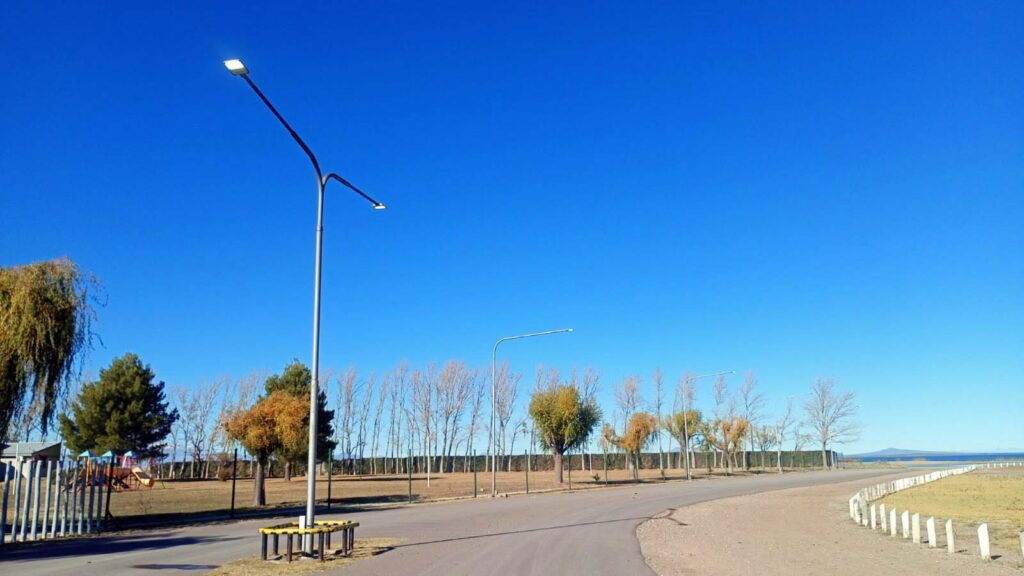 NUEVAS LUCES LED EN LA COSTANERA DE EL NIHUIL whatsapp image 2026 04 29 at 11.44.59