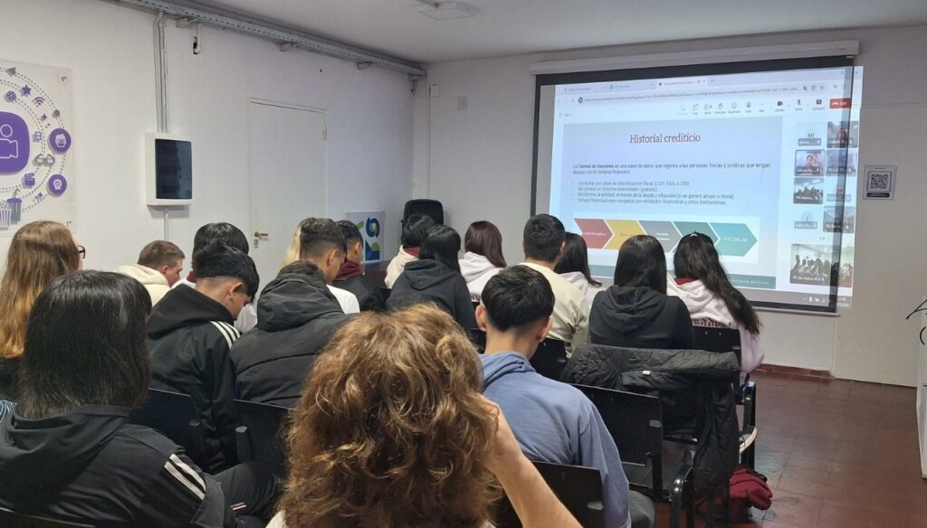 EL PUNTO DIGITAL SUMÓ UNA CAPACITACIÓN EN “EDUCACIÓN FINANCIERA” whatsapp image 2026 05 15 at 12.47.42