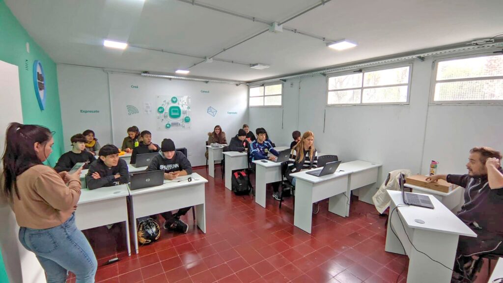 FOTOGRAFÍA DE PRODUCTO, MARKETING DIGITAL Y MÁS… LO QUE SE VIENE EN EL PUNTO DIGITAL DE SAN RAFAEL whatsapp image 2026 06 04 at 12.13.33
