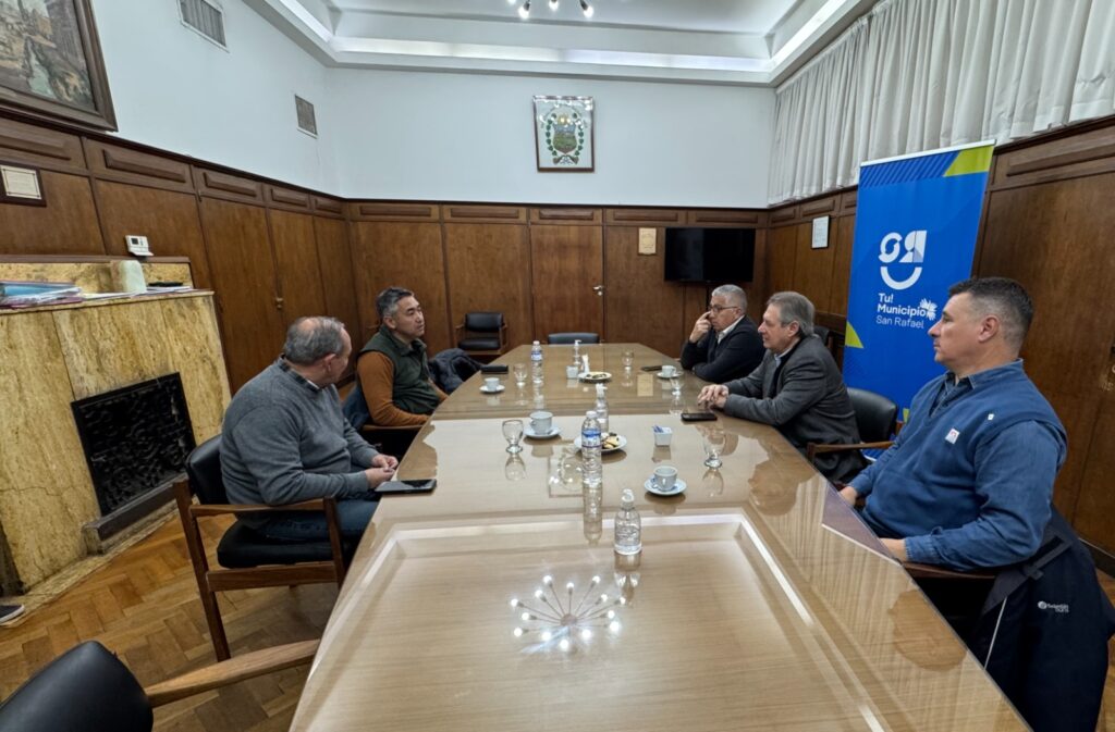 EL MUNICIPIO, EL INTA Y PRODUCTORES TRABAJAN JUNTOS PARA IMPULSAR EL SECTOR DE LOS FRUTOS SECOS EN SAN RAFAEL whatsapp image 2026 06 24 at 09.21.06