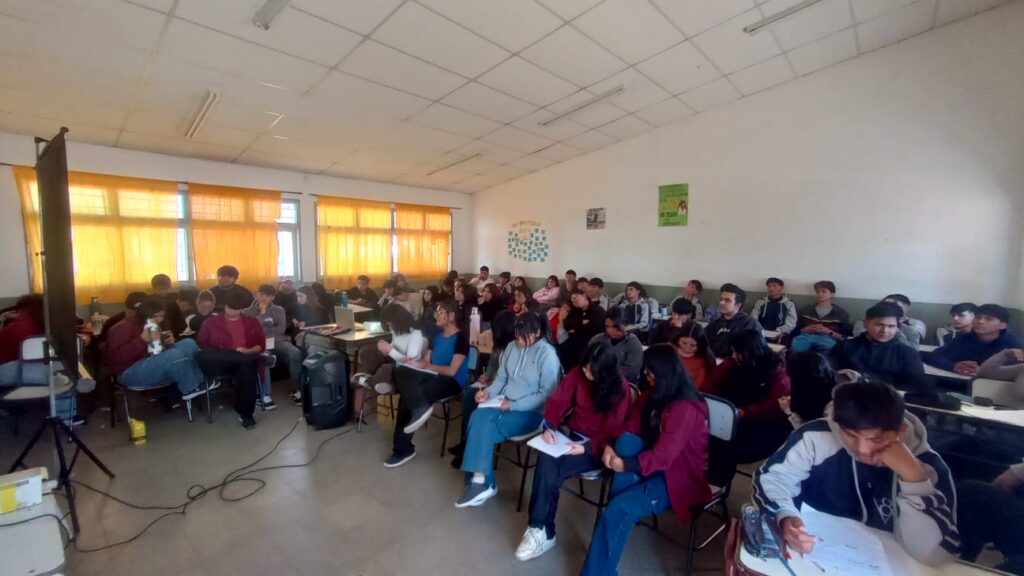 A SALA LLENA SE DESARROLLÓ UNA CAPACITACIÓN EN MARKETING DIGITAL PARA EMPRENDEDORES SANRAFAELINOS whatsapp image 2026 06 24 at 09.21.06