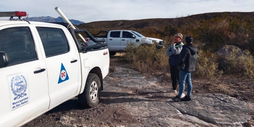 LOS EQUIPOS DE DEFENSA CIVIL Y ARRAIGO LLEGARON A LOS TOLDOS CON CAPACITACINES PREVENTIVAS POR EL INVIERNO whatsapp image 2026 06 26 at 12.43.18