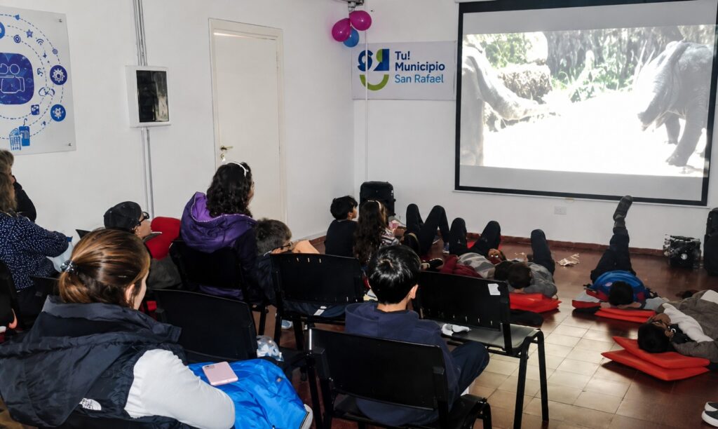 VACACIONES DE INVIERNO: CINE EN EL PUNTO DIGITAL Y PRESENTACIONES EN EL TEATRINO DEL PARQUE DE LOS NIÑOS whatsapp image 2026 06 30 at 12.10.02