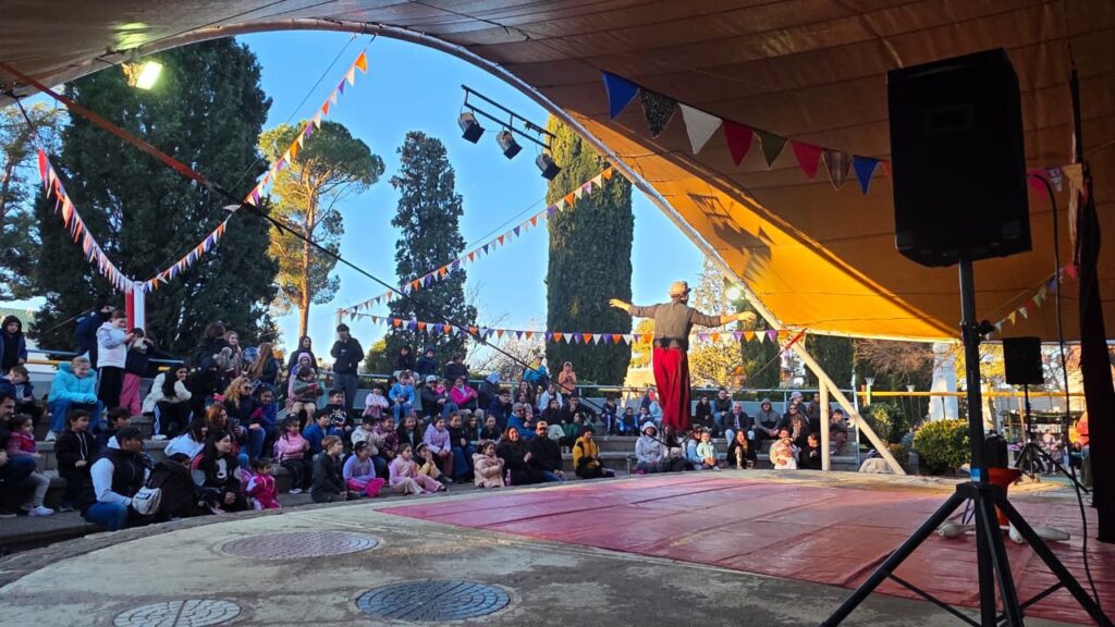 LAS VACACIONES SE VIVEN A PURA RISA Y DIVERSIÓN EN EL TEATRINO DEL PARQUE DE LOS NIÑOS whatsapp image 2026 07 08 at 11.25.42