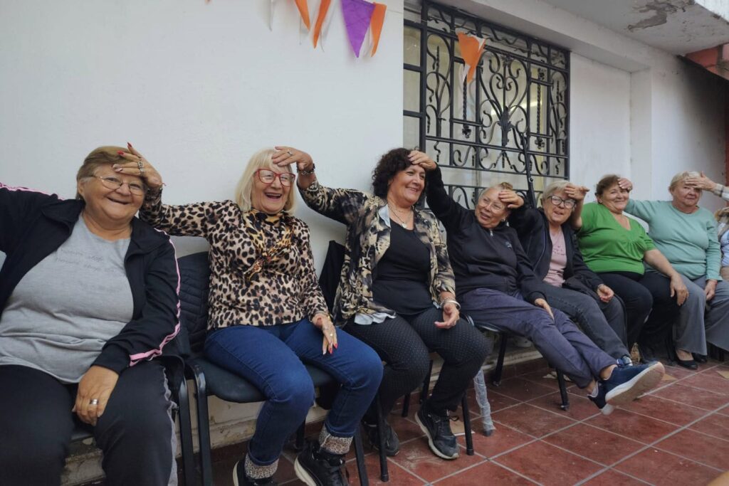 ADULTOS MAYORES EN INVIERNO: CONTINÚAN LAS PROPUESTAS DE ACTIVIDAD FÍSICA Y JUEGOS whatsapp image 2026 07 18 at 15.00.57