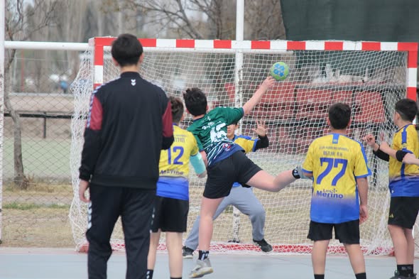 HANDBALL, TEJO, FÚTBOL, PELOTA PALETA, RECREO, ZUMBA, YOGA, HOCKEY Y MÁS EN EL FINDE DEPORTIVO DE SAN RAFAEL
